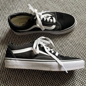 Vans classic shoes women
